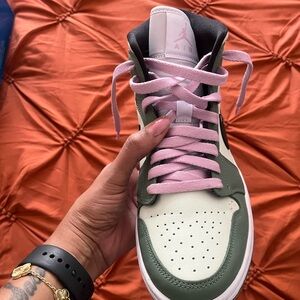 Women’s Sneakers